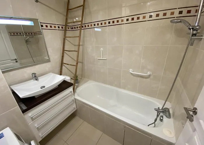 Apartment T2 Pour 4 Personnes Au Coeur D'arcachon Avec Wifi Et Equipements Modernes - Fr-1-474-176